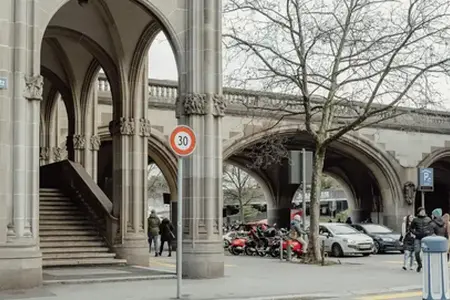 Swiss transportation system and online purchase of e-vignette